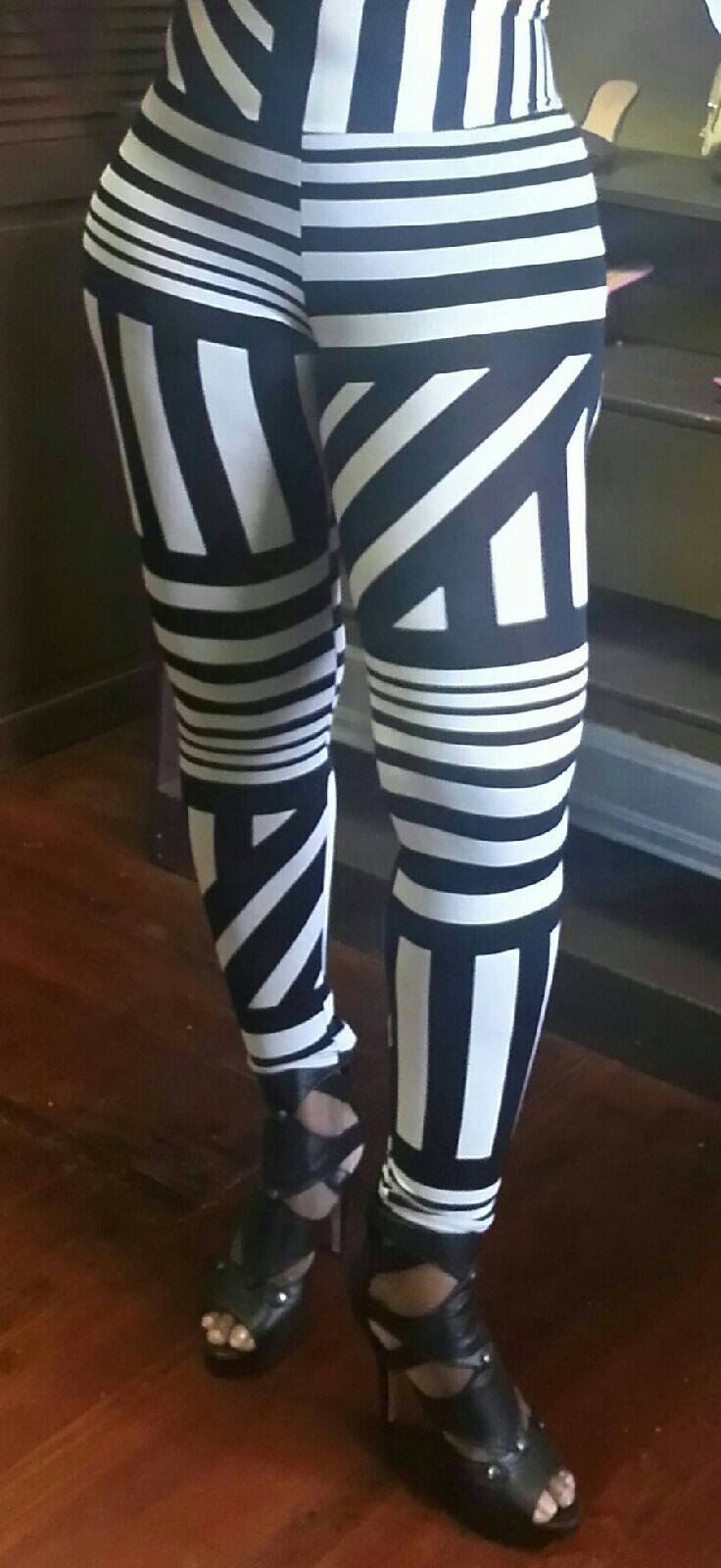Black & White Geometric Leggings